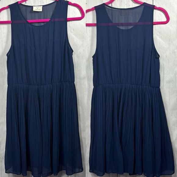 Pins And Needles Pleated Chiffon Sleeveless Flowy Sheer Navy Blue Mini Dress - Picture 1 of 14